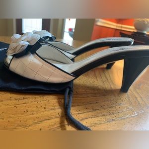 Beautiful vintage style CHANEL classic mule.